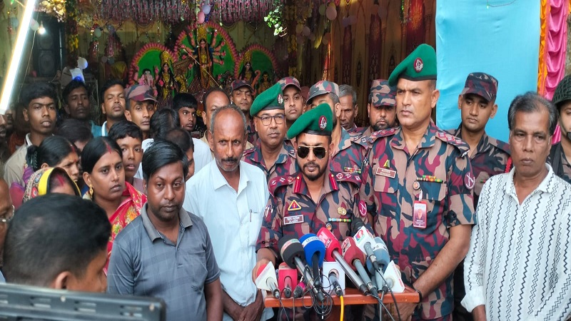 চাঁপাইনবাবগঞ্জ সীমান্তের পুজা মন্ডপগুলিতে নিরাপত্তা শংকা নেই-৫৯ বিজিবি অধিনায়ক